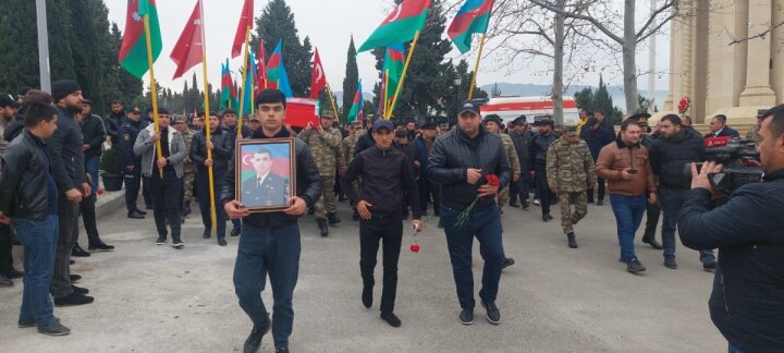 Şəhid Həsən İsmayılov Gəncədə son mənzilə yola salınıb