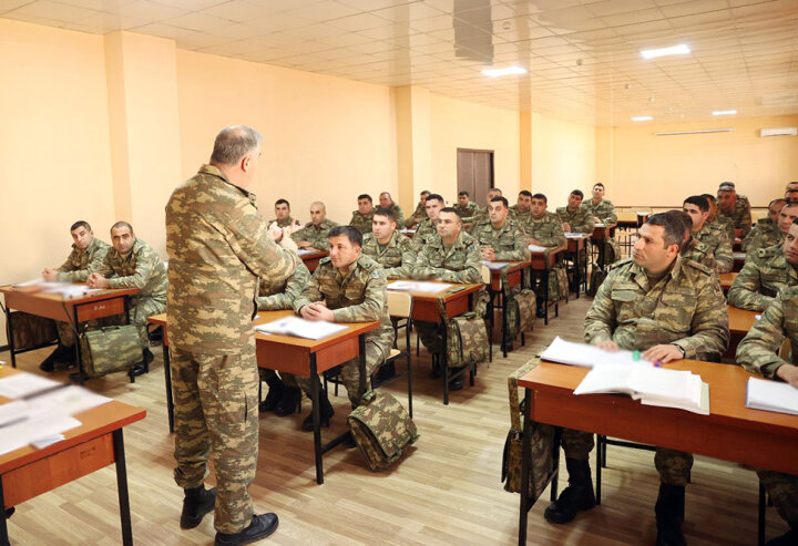 Azərbaycan Ordusunda komandir heyəti ilə toplanış keçirilir -