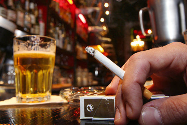 Azərbaycanda siqaret və alkoqollu içkilərin aksiz dərəcələri artırıldı