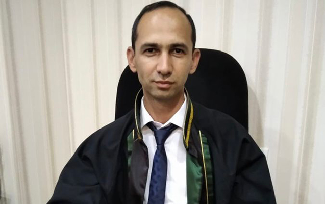Bakıda vəkil özünü Kollegiyanın yanında yandırdı –