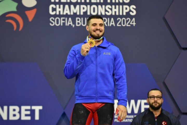 Azərbaycan ağırlıqqaldıranı Avropa çempionatında 3 qızıl medal qazandı