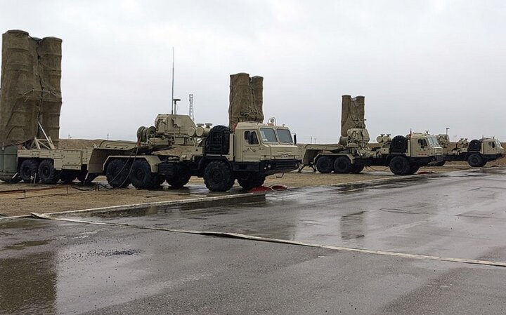 S-300 raketləri döyüşə hazır vəziyyətə gətirilib, şərti düşmənin zərbələri dəf edilib -