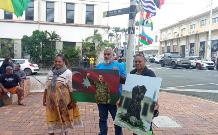 Yeni Kaledoniyadakı aksiyada Azərbaycan Prezidentinin plakatı qaldırılıb -