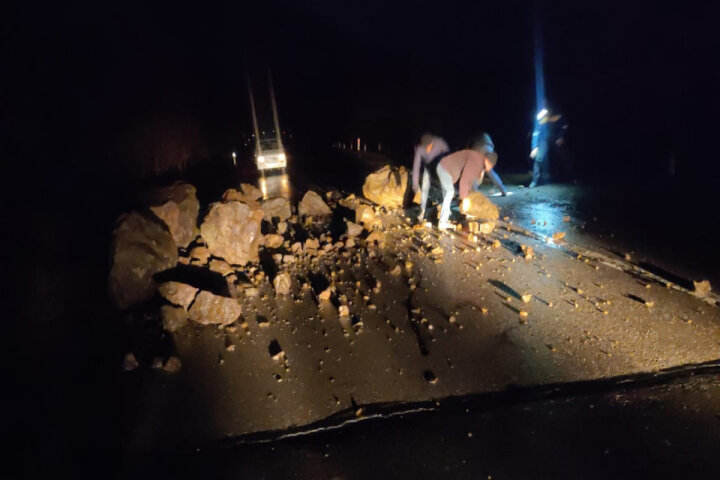 Şahbuzda avtomobil yolunda dağ uçqunu baş verib