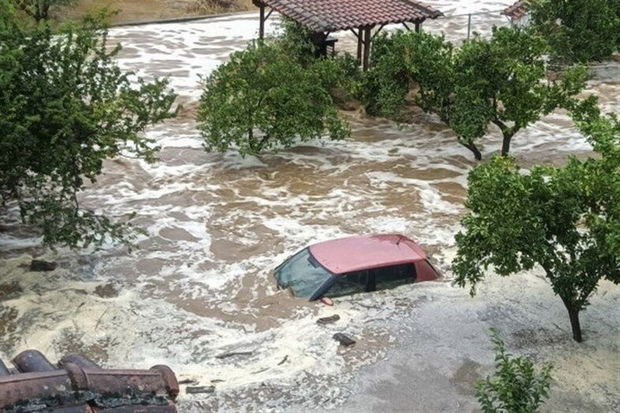 Təbii fəlakət İranın iki bölgəsini cənginə aldı -