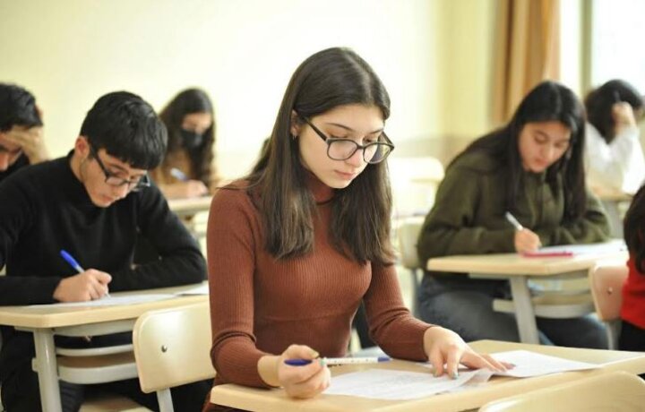 Bu gün 46 mindən çox şagird üçün buraxılış imtahanı keçirilib -