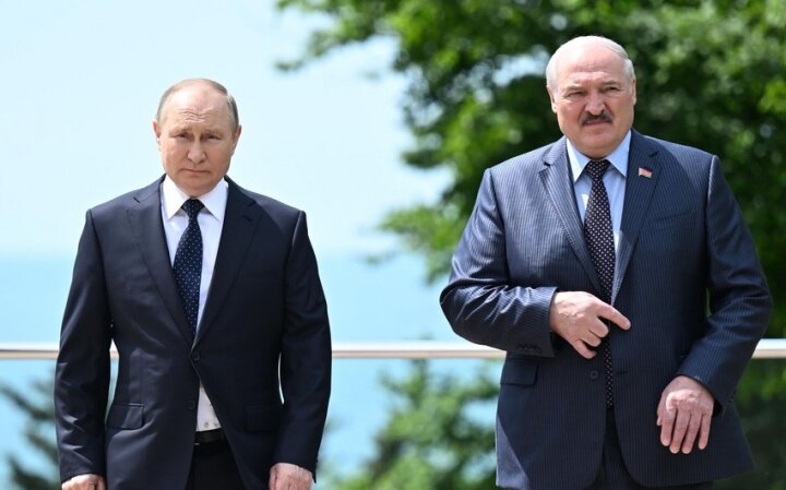 Lukaşenko Putinlə görüş üçün Rusiyaya gedir