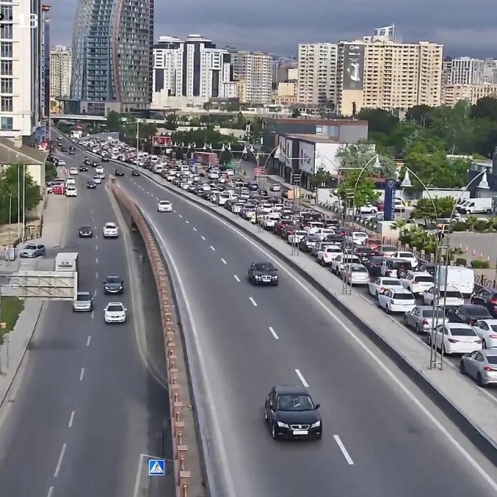 Bakının bəzi yollarında tıxac var