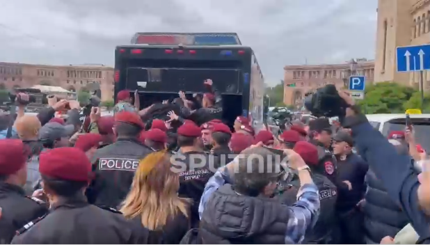 İrəvanda itaətsizlik aksiyası davam edir: artıq 38 iştirakçı saxlanılıb