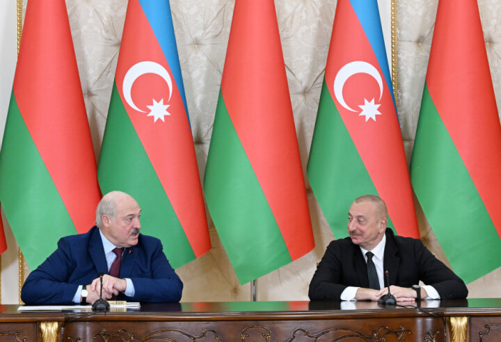Aleksandr Lukaşenko İlham Əliyevi regionun lideri adlandırdı: