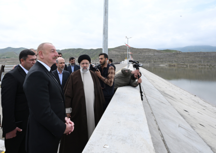 Azərbaycan və İran prezidentlərinin sərhəddə tarixi görüşü -