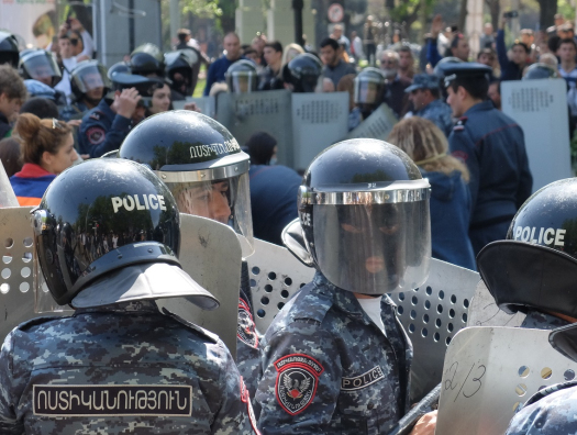 Ermənistan polisi Paşinyana qarşı aksiyaya hazırlaşır -İRƏVANIN MƏRKƏZİNƏ HƏRBİ MAŞINLAR YERİDİLDİ