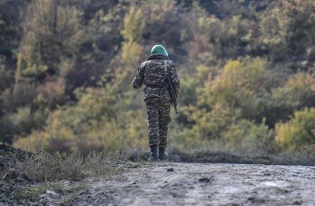 Ermənistan əsgəri Azərbaycanla sərhəddə minaya düşüb