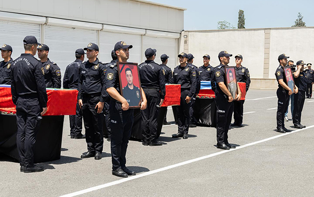 Həlak olan polislərlə vida mərasimi keçirildi