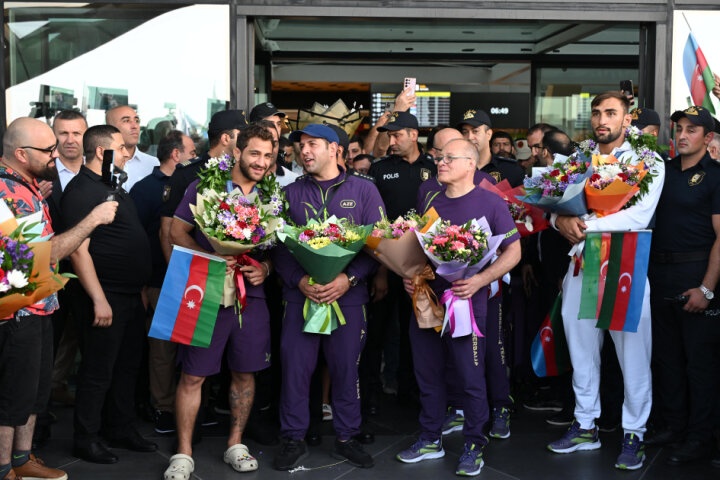 “Paris-2024”də qızıl medal qazanan cüdoçularımız Vətənə döndülər