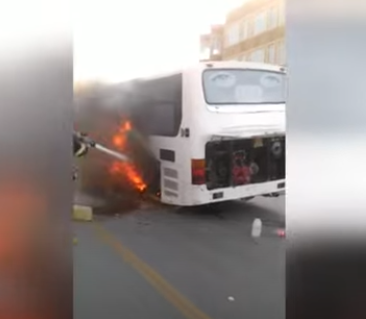 Bakıda sərnişin avtobusu yandı -