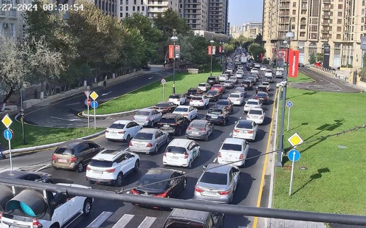 Bakının bəzi yollarında sıxlıq var