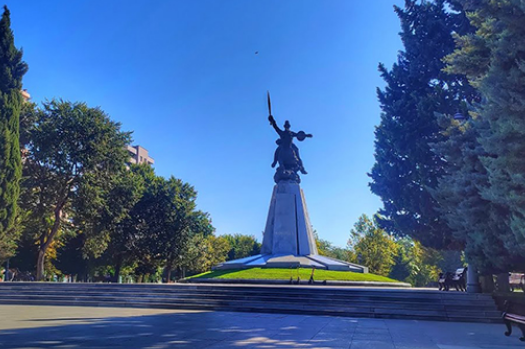 Bakıda parkda azyaşlını “tok” vurub