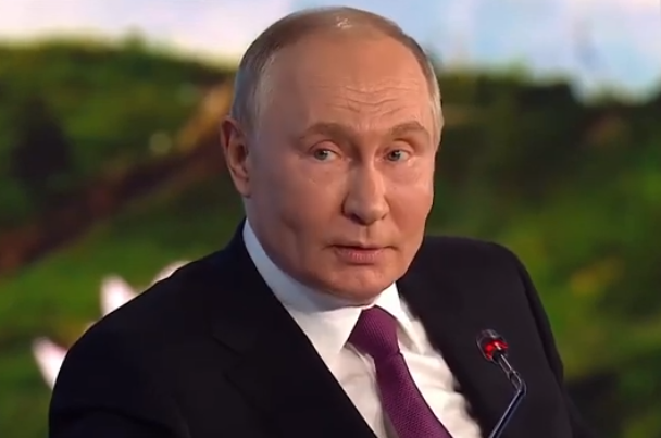 Putin: Hərdən mənə elə gəlir ki, Ukraynanı yadplanetlilər idarə edir -