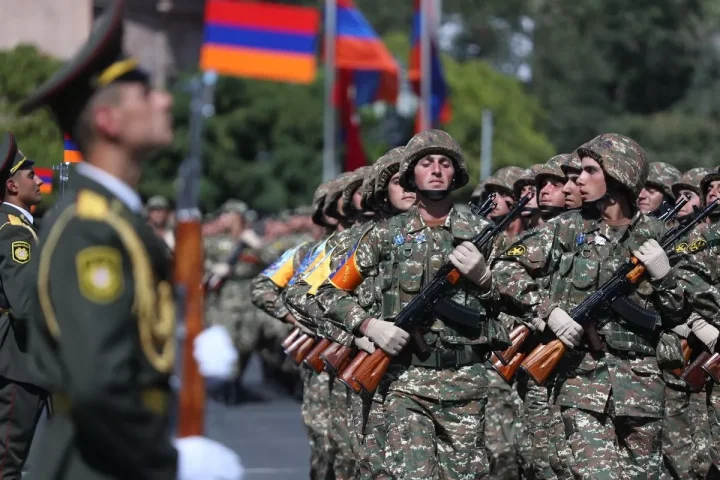 Ermənistan: Sülh pərdəsi altında