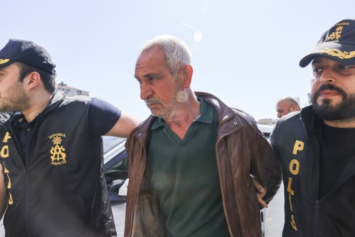 Özgür Özələ hücum edən şəxs CHP liderini