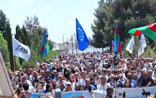 Bu bayrağın orada nə işi var?