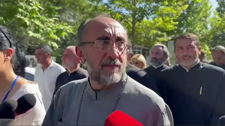 Məhkəmə erməni arxiyepiskop Mikael Acapaxyan barəsində həbs qərarı verdi -