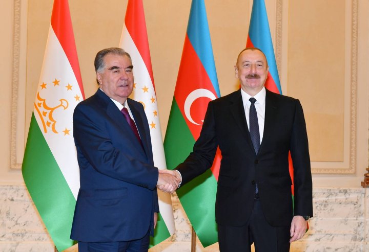 Tacikistan Prezidenti İlham Əliyevi təbrik edib