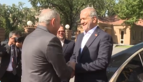 Paşinyan Pezeşkianla görüşdü -