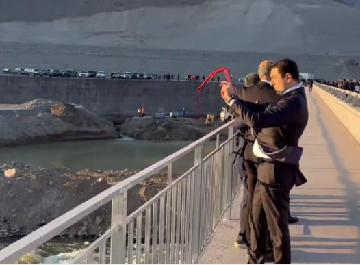 Hikmət Hacıyev Araz çayı üzərindəki Ağbənd–Kəlalə körpüsündən paylaşım edib -