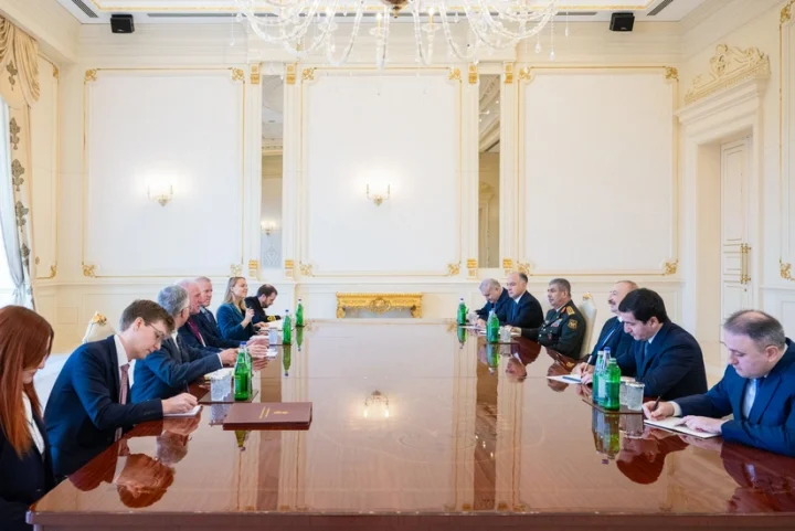 İlham Əliyev Birləşmiş Krallığın müdafiə üzrə dövlət nazirini qəbul edib -