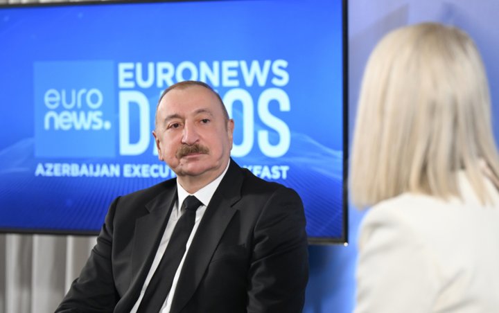 Azərbaycan Prezidenti Davosda "Euronews" televiziyasına müsahibə verib -