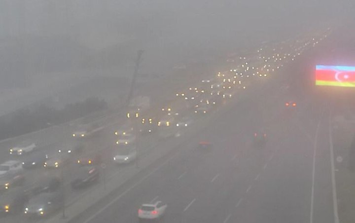 Dumanlı Bakı yollarında 15 istiqamət üzrə sıxlıq var