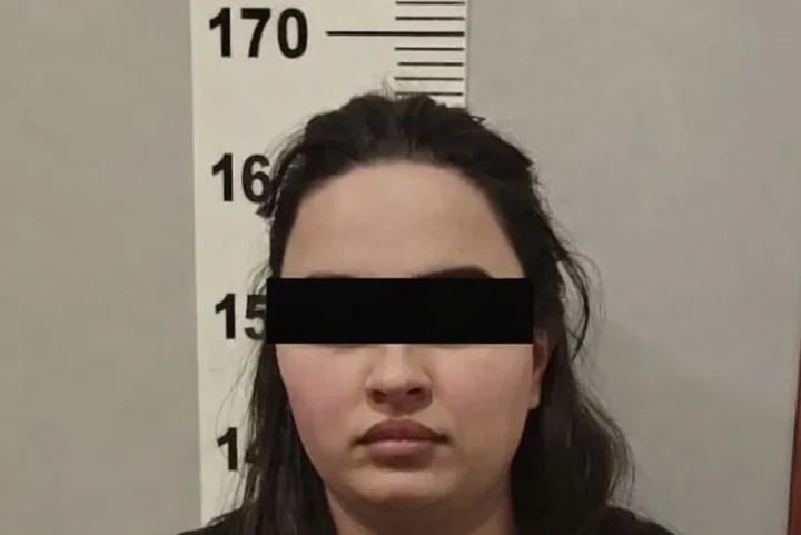 Özünü “sosial media meneceri” kimi təqdim etdi...