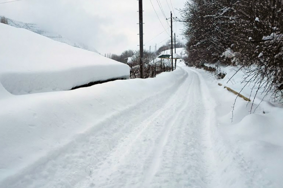 Naxçıvanın yüksək dağlıq ərazilərinə 90 santimetrədək qar yağıb -