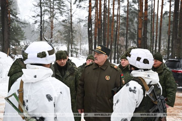 Belarus Prezidenti Silahlı Qüvvələrin döyüş hazırlığını