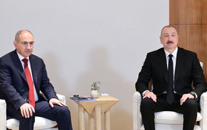 Əbu-Dabidə İlham Əliyev və Nikol Paşinyan arasında geniş tərkibdə görüş keçirilir