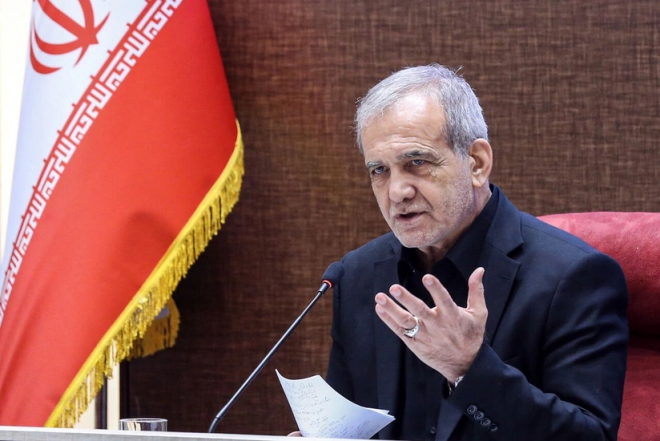 İran Prezidenti region ölkələrinə