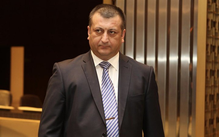 Zaur Axundov ev dustağı oldu -