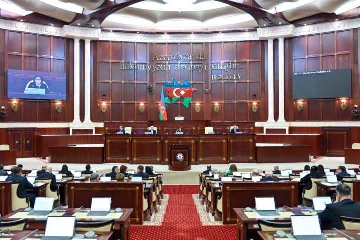 Milli Məclisin növbəti plenar iclası keçirilir