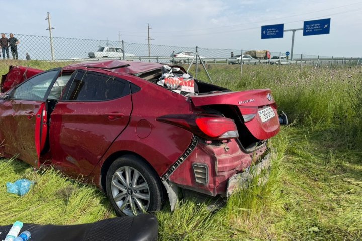 Toya gedən ailə qəzaya düşdü: