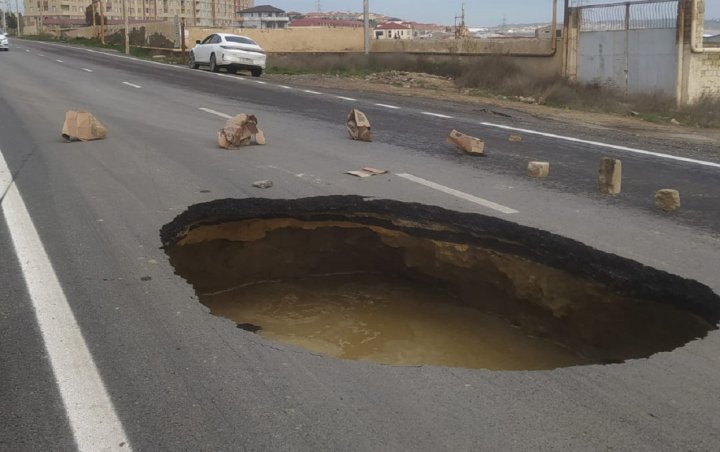 Masazırda iki ay əvvəl çəkilən yol çökdü –