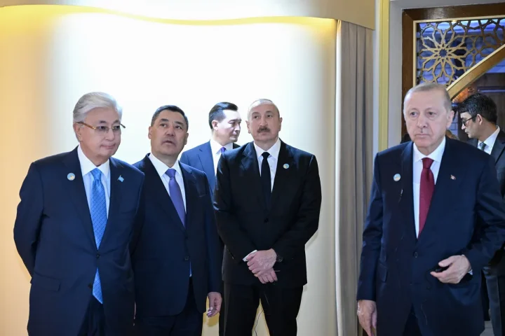 İlham Əliyev və TDT-nin qeyri-rəsmi Zirvə görüşünün digər iştirakçıları