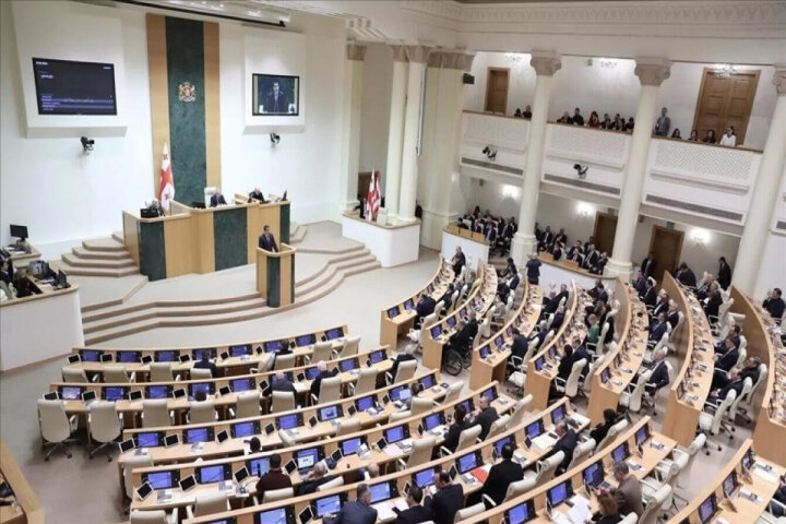 Gürcüstanda televiziya şirkətlərinin xaricdən maliyyələşməsi qadağan edilir