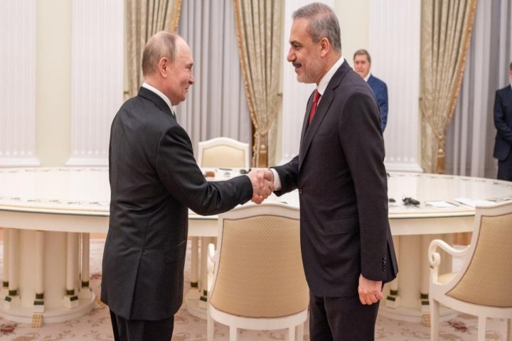 Putin Kazanda Hakan Fidanla görüşəcək