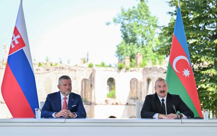 Azərbaycan və Slovakiya prezidentləri mətbuata bəyanatlarla çıxış etdilər –