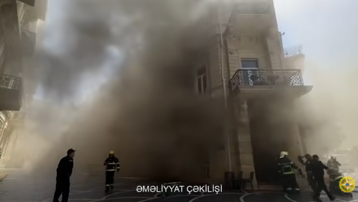 Bakının mərkəzində binada baş verən yanğın söndürüldü –