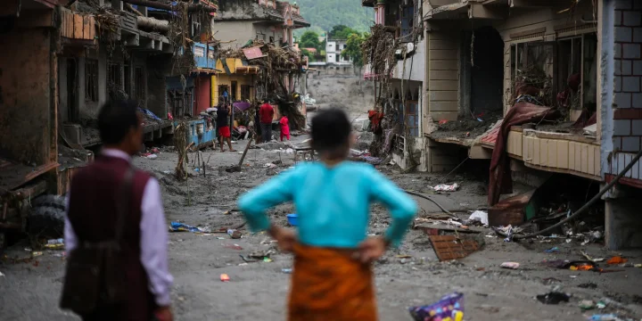 Nepalda dəhşətli daşqınlar: ÖLƏNLƏRİN SAYI 900-ü ÖTÜB