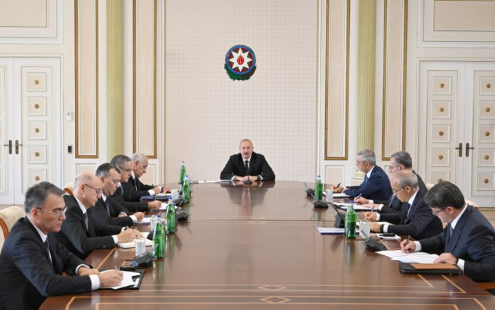 Prezident müşavirə keçirdi -